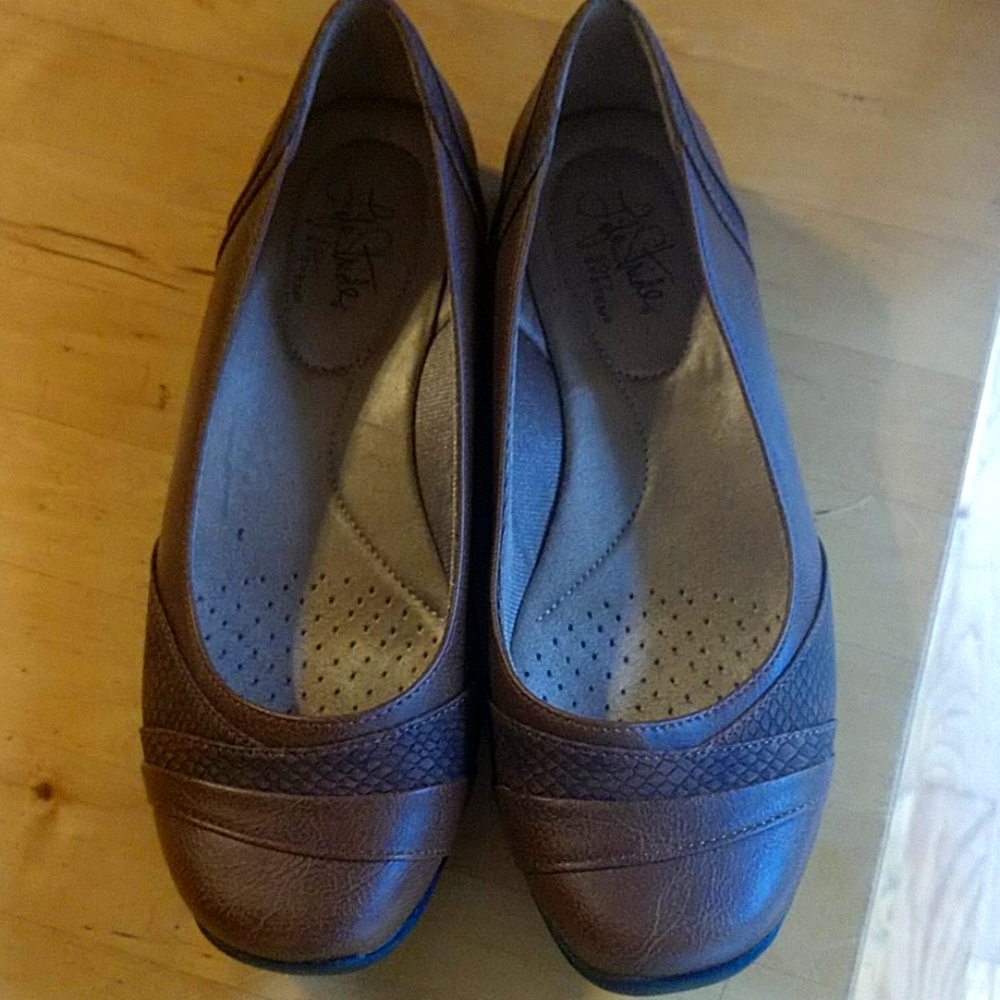 Brown flats